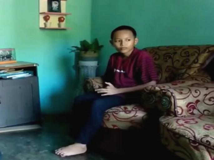 boy in sumatra was named 'ABCDEFGHIJK', the officer was shocked to see the name | ऐकावं ते नवंलंच! मुलाचे नाव ठेवले 'ABCDEFGHIJK', नाव पाहून अधिकारीही झाले चकित boy in sumatra was named 'ABCDEFGHIJK', the officer was shocked to see the name | ऐकावं ते नवंलंच! मुलाचे नाव ठेवले 'ABCDEFGHIJK', नाव पाहून अधिकारीही झाले चकित