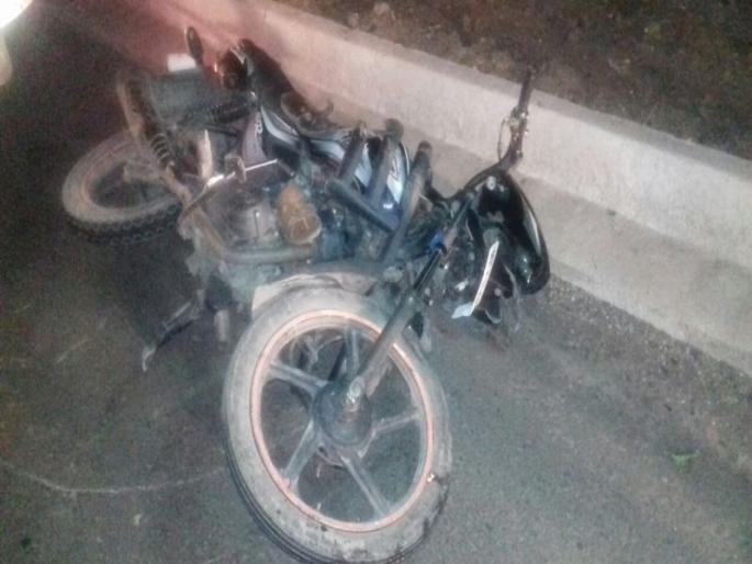 Two dead in road accident at Aurangabad | ट्रक-बाईकच्या धडकेत दोन जणांचा जागीच मृत्यू, अपघातानंतर ट्रकचालक फरार Two dead in road accident at Aurangabad | ट्रक-बाईकच्या धडकेत दोन जणांचा जागीच मृत्यू, अपघातानंतर ट्रकचालक फरार