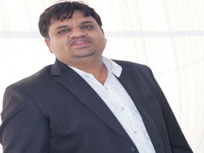 Aishwarya dies in truck accident; The incident at Savagi Bypass | भरधाव आयशर ट्रक व कारच्या अपघातात बिल्डर जागीच ठार; सावंगी बायपास येथील घटना Aishwarya dies in truck accident; The incident at Savagi Bypass | भरधाव आयशर ट्रक व कारच्या अपघातात बिल्डर जागीच ठार; सावंगी बायपास येथील घटना