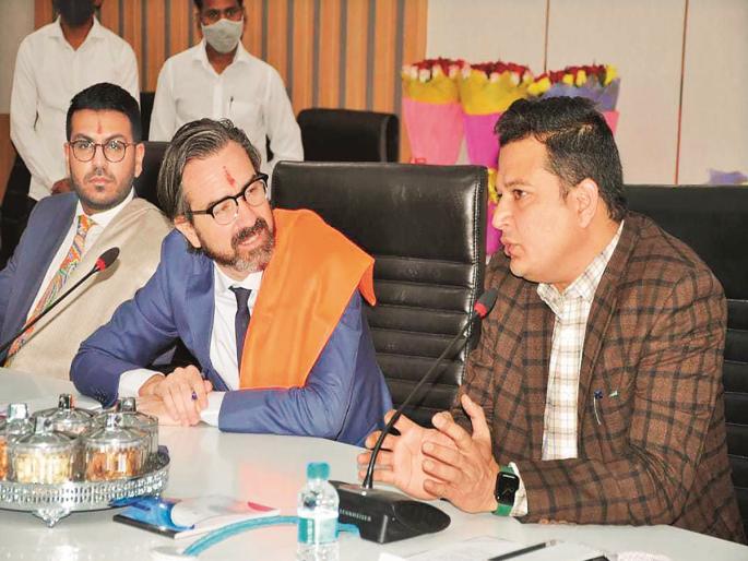 'Hello Aurangabad, city a priority for investment in the near future', testifies UK Deputy High Commissioner | 'नमस्कार औरंगाबाद',येत्या काळात गुंतवणुकीसाठी शहरास प्राधान्य,ब्रिटन उपउच्चायुक्तांची ग्वाही 'Hello Aurangabad, city a priority for investment in the near future', testifies UK Deputy High Commissioner | 'नमस्कार औरंगाबाद',येत्या काळात गुंतवणुकीसाठी शहरास प्राधान्य,ब्रिटन उपउच्चायुक्तांची ग्वाही