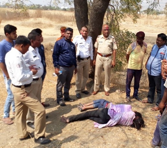 One 'cup' fell into the ocean; Aurangabad has left the drunken girlfriends to leave the youth | एकच 'प्याला' पडला महागात; औरंगाबादेत दारूच्या नशेत तर्रर झालेल्या मैत्रिणींना सोडून तरुण पसार One 'cup' fell into the ocean; Aurangabad has left the drunken girlfriends to leave the youth | एकच 'प्याला' पडला महागात; औरंगाबादेत दारूच्या नशेत तर्रर झालेल्या मैत्रिणींना सोडून तरुण पसार
