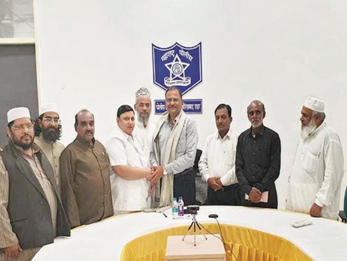 The Great Decision of the Muslim Brotherhood; 'Juloos-e-Mohamdi' on the second day of Ganesh immersion | मुस्लीम बांधवांचा मोठा निर्णय; गणेश विसर्जनाच्या दुसऱ्या दिवशी ‘जुलूस-ए-मोहमदी’ The Great Decision of the Muslim Brotherhood; 'Juloos-e-Mohamdi' on the second day of Ganesh immersion | मुस्लीम बांधवांचा मोठा निर्णय; गणेश विसर्जनाच्या दुसऱ्या दिवशी ‘जुलूस-ए-मोहमदी’