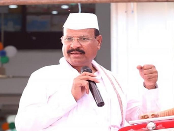 Every day new stories are being released from Matoshree regarding Shinde's rebellion: Abdul Sattar | शिंदेच्या बंडाबाबत मातोश्रीवरून आता रोज नवीन पुड्या सोडल्या जात आहेत: अब्दुल सत्तार Every day new stories are being released from Matoshree regarding Shinde's rebellion: Abdul Sattar | शिंदेच्या बंडाबाबत मातोश्रीवरून आता रोज नवीन पुड्या सोडल्या जात आहेत: अब्दुल सत्तार