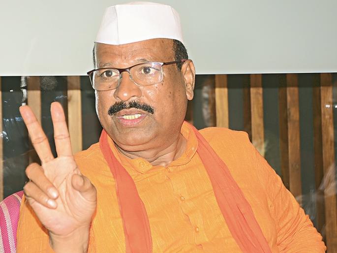 Abdul Sattar slams Gulabrao Patil over his statement in jalgaon | ‘माझी गणती येरा गबाळ्यात करू नका’; गुलाबरावांना अब्दुल सत्तारांचा टोला Abdul Sattar slams Gulabrao Patil over his statement in jalgaon | ‘माझी गणती येरा गबाळ्यात करू नका’; गुलाबरावांना अब्दुल सत्तारांचा टोला