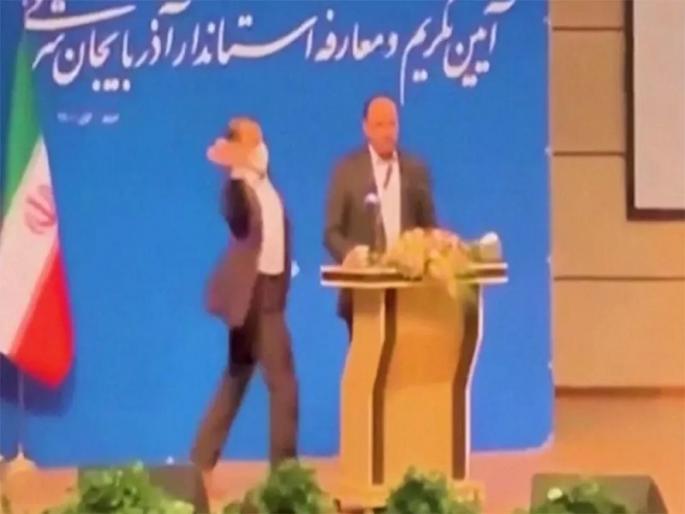 Iran News, man slapped governor Abedin Khorram over corona vaccination of his wife | पत्नीला पुरुषाने कोरोना लस दिली, नाराज पतीने स्टेजवरच राज्यपालांना लगावली जोरदार 'थप्पड'