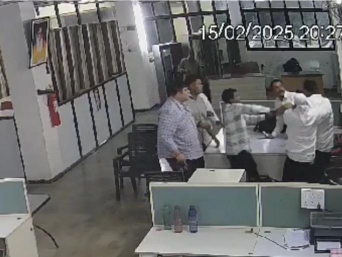 funicular trolley manager at malanggad beaten up | मलंगगडावरील फ्युनिक्युलर ट्रॉलीच्या मॅनेजरला मारहाण funicular trolley manager at malanggad beaten up | मलंगगडावरील फ्युनिक्युलर ट्रॉलीच्या मॅनेजरला मारहाण