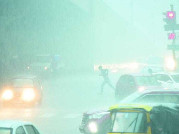 Cloud breaks out in Nagpur! One flown away in Umared | नागपुरात आभाळ फाटले! उमरेडमध्ये एक वाहून गेला Cloud breaks out in Nagpur! One flown away in Umared | नागपुरात आभाळ फाटले! उमरेडमध्ये एक वाहून गेला