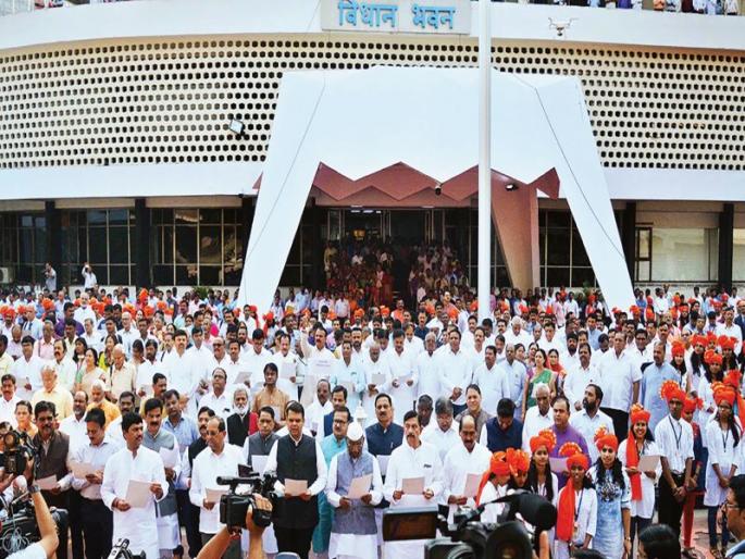 Pride of dignity and pride in the seventh house | अभिमान गीताचे सातवे कडवे कापल्याने गदारोळ, विधानसभेत पडसाद Pride of dignity and pride in the seventh house | अभिमान गीताचे सातवे कडवे कापल्याने गदारोळ, विधानसभेत पडसाद