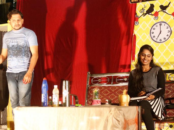 The practice of Ekanka Ekkonika in the Thane dance-drama dancing | ठाण्यातील अभिनय कट्टयाची संध्याकाळ रंगली डूबाईटी या एकांकिकेच्या प्रयोगाने The practice of Ekanka Ekkonika in the Thane dance-drama dancing | ठाण्यातील अभिनय कट्टयाची संध्याकाळ रंगली डूबाईटी या एकांकिकेच्या प्रयोगाने