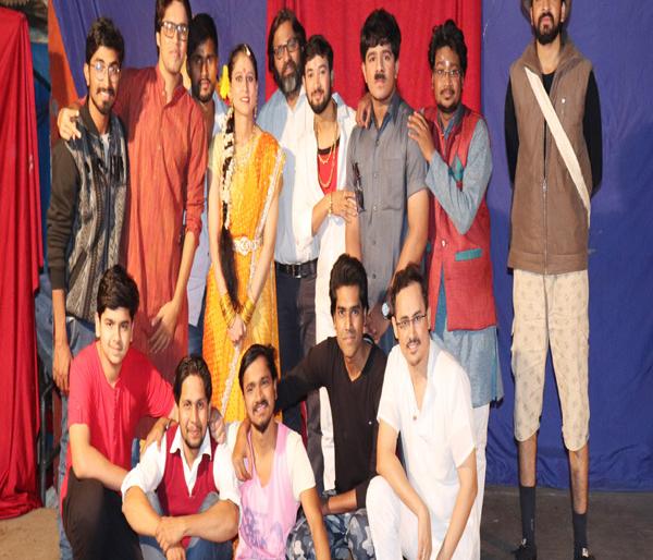 'Natak Bashete Hain' presented the 358th acting concert in Thane in Thane, presented on Sunday by 2018 | ‘नाटक बसते आहे’ ने रंगला ठाण्यातील ३५८ वा अभिनय कट्टा, रविवारी सादर झाला २०१८चा पहिला कट्टा 'Natak Bashete Hain' presented the 358th acting concert in Thane in Thane, presented on Sunday by 2018 | ‘नाटक बसते आहे’ ने रंगला ठाण्यातील ३५८ वा अभिनय कट्टा, रविवारी सादर झाला २०१८चा पहिला कट्टा