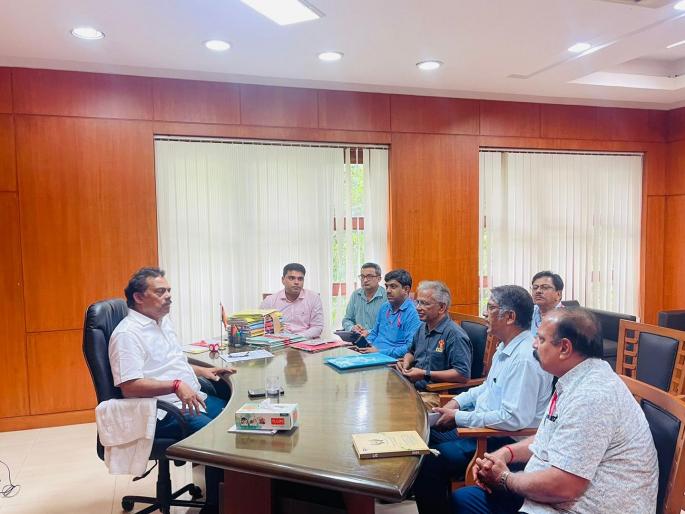 in goa vaccinate 100 percent of stray dogs animal husbandry minister instructions to mission rabies officers | भटक्या कुत्र्यांचे १०० टक्के लसीकरण करा; पशुसंर्वधन मंत्र्यांचे मिशन रेबीजच्या अधिकाऱ्यांना सुचना in goa vaccinate 100 percent of stray dogs animal husbandry minister instructions to mission rabies officers | भटक्या कुत्र्यांचे १०० टक्के लसीकरण करा; पशुसंर्वधन मंत्र्यांचे मिशन रेबीजच्या अधिकाऱ्यांना सुचना