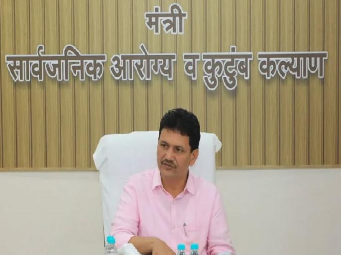 Workshop conducted by Health Minister Prakash Abitkar led to improvements in medical services | कार्यशाळेत डॉक्टरांना ‘डोस’ अन् वैद्यकीय सेवेत झाली सुधारणा; राज्यभर कोल्हापूर पॅटर्न राबविण्याचा आरेाग्यमंत्र्यांचा निर्णय Workshop conducted by Health Minister Prakash Abitkar led to improvements in medical services | कार्यशाळेत डॉक्टरांना ‘डोस’ अन् वैद्यकीय सेवेत झाली सुधारणा; राज्यभर कोल्हापूर पॅटर्न राबविण्याचा आरेाग्यमंत्र्यांचा निर्णय
