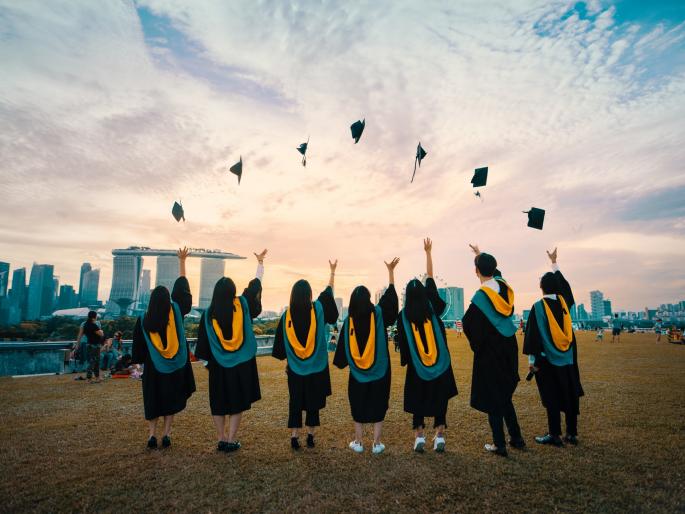 abroad university to come in india and its consequences | परदेशी विद्यापीठांना ‘लोण्याचा गोळा’ द्यावा का? abroad university to come in india and its consequences | परदेशी विद्यापीठांना ‘लोण्याचा गोळा’ द्यावा का?