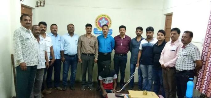 The accused, who escaped from the police custody, was eventually found | पोलिसांच्या कोठडीतून पळालेला आरोपी अखेर सापडला The accused, who escaped from the police custody, was eventually found | पोलिसांच्या कोठडीतून पळालेला आरोपी अखेर सापडला