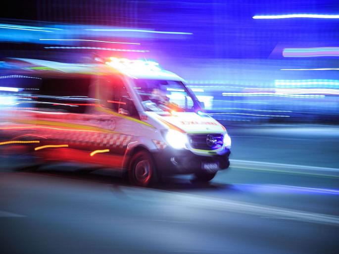 A woman was molested in an ambulance in Uttar Pradesh, a case was registered in the police station | रुग्णवाहिकेत महिलेचा विनयभंग, विरोध करताच आजारी पतीला वाहनचालकाने बाहेर फेकलं A woman was molested in an ambulance in Uttar Pradesh, a case was registered in the police station | रुग्णवाहिकेत महिलेचा विनयभंग, विरोध करताच आजारी पतीला वाहनचालकाने बाहेर फेकलं