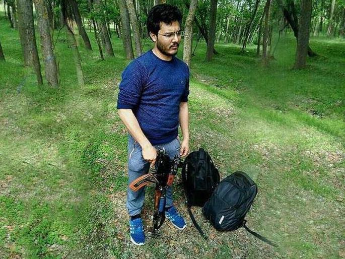 How security forces finally killed LeT terrorist Abu Dujana | दहशतवादी अबू दुजानाचा 'मोबाइल' ठरला कर्दनकाळ How security forces finally killed LeT terrorist Abu Dujana | दहशतवादी अबू दुजानाचा 'मोबाइल' ठरला कर्दनकाळ