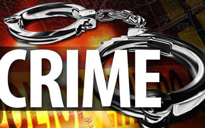 Offenses against a woman and other two for abusing a married woman | विवाहितेवर अत्याचारप्रकरणी एका महिलेसह तिघांविरुद्ध गुन्हा 