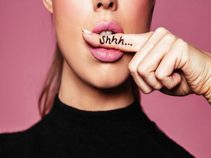 Here is 5 reasons which force women to stay in an abusive relationship | 'या' 5 कारणांमुळे नको असलेलं नातं जपण्यासाठी झटत राहतात महिला Here is 5 reasons which force women to stay in an abusive relationship | 'या' 5 कारणांमुळे नको असलेलं नातं जपण्यासाठी झटत राहतात महिला