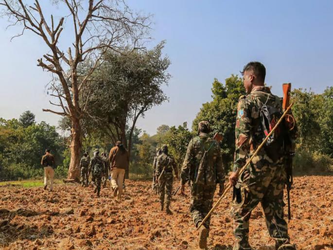 encounter in the forest on the chhattisgarh border soldiers destroy maoist camp | छत्तीसगड सीमेवरील जंगलात चकमक, जवानांकडून माओवाद्यांचा तळ उद्ध्वस्त
