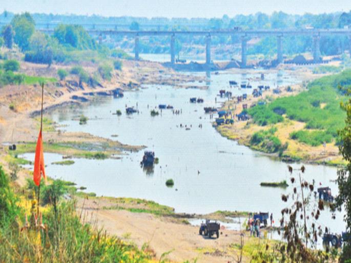 Now Drone survey on sand mining | अनिर्बंध वाळू उपशावर ड्रोन सर्वेक्षणाचा उतारा, घोटाळा झाल्याची दिली कबुली Now Drone survey on sand mining | अनिर्बंध वाळू उपशावर ड्रोन सर्वेक्षणाचा उतारा, घोटाळा झाल्याची दिली कबुली