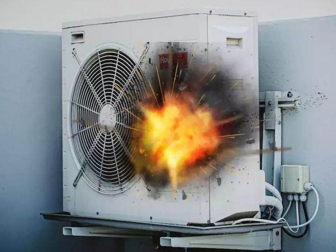 Major fire breaks out in Mahim due to AC compressor explosion; Two die in blaze | एसी कॉम्प्रेसर फुटल्यामुळे माहीममध्ये मोठी आग; होरपळून दोघांचा मृत्यू Major fire breaks out in Mahim due to AC compressor explosion; Two die in blaze | एसी कॉम्प्रेसर फुटल्यामुळे माहीममध्ये मोठी आग; होरपळून दोघांचा मृत्यू