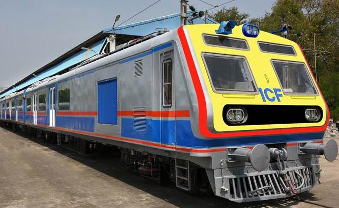 The Central Railway first AC train will run in September | मध्य रेल्वेच्या प्रवाशांचा प्रवास होणार गारेगार; पहिली एसी ट्रेन सप्टेंबरमध्ये धावणार 