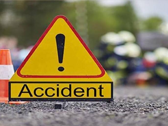 Two killed in a collision with an unknown vehicle near Bhivaghat sangli | Sangli: रस्त्याकडेला बोलत उभे राहणे जीवावर बेतले; अज्ञात वाहनाच्या धडकेत दोघे ठार, कार चालक पसार Two killed in a collision with an unknown vehicle near Bhivaghat sangli | Sangli: रस्त्याकडेला बोलत उभे राहणे जीवावर बेतले; अज्ञात वाहनाच्या धडकेत दोघे ठार, कार चालक पसार