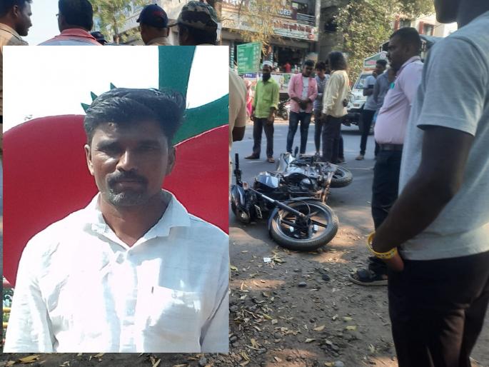 One death in an accident on Lonand Satara road | Satara News: भरधाव टेम्पोची दुचाकीस धडक, एकाचा जागीच मृत्यू; एक जण जखमी One death in an accident on Lonand Satara road | Satara News: भरधाव टेम्पोची दुचाकीस धडक, एकाचा जागीच मृत्यू; एक जण जखमी