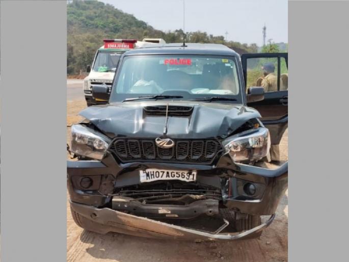 Accident to Minister Aditya Thackeray's security convoy, incident at Kharepatan | मंत्री आदित्य ठाकरे यांच्या सुरक्षा ताफ्यातील गाड्यांना अपघात, खारेपाटण येथील घटना Accident to Minister Aditya Thackeray's security convoy, incident at Kharepatan | मंत्री आदित्य ठाकरे यांच्या सुरक्षा ताफ्यातील गाड्यांना अपघात, खारेपाटण येथील घटना