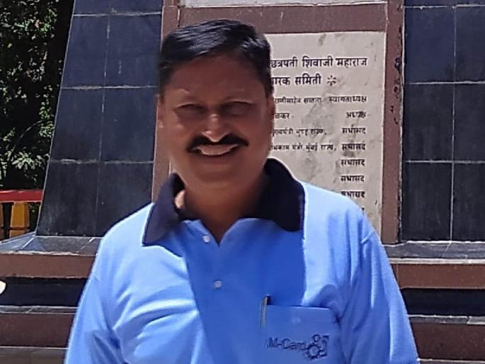 Sanglit entrepreneur killed on the spot after being hit by a two-wheeler | दुचाकीची धडक, डोक्याला मार, सांगलीत उद्योजक जागीच ठार Sanglit entrepreneur killed on the spot after being hit by a two-wheeler | दुचाकीची धडक, डोक्याला मार, सांगलीत उद्योजक जागीच ठार