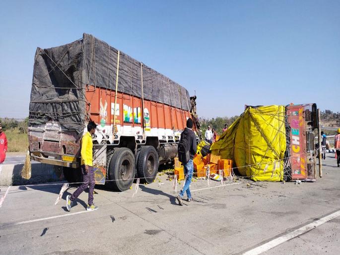Three killed in accident on Hingoli to Kanergaon road | हिंगोली ते कनेरगावनाका मार्गावर भीषण अपघात, ट्रॅक व आयशरच्या धडकेत तीन ठार Three killed in accident on Hingoli to Kanergaon road | हिंगोली ते कनेरगावनाका मार्गावर भीषण अपघात, ट्रॅक व आयशरच्या धडकेत तीन ठार
