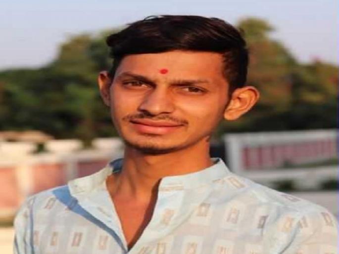 one killed, two seriously injured in the accident near Pachod | वाहनाने हूल दिली त्याच्या आयुष्याची दोरी तुटली;अपघातात एक ठार, दोन गंभीर one killed, two seriously injured in the accident near Pachod | वाहनाने हूल दिली त्याच्या आयुष्याची दोरी तुटली;अपघातात एक ठार, दोन गंभीर