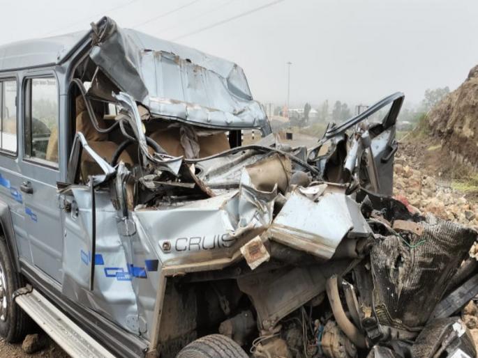 Fatal accident on Pune Nashik highway due to dense fog Three dead three seriously injured | दाट धुक्याने पुणे - नाशिक महामार्गावर भीषण अपघात; तिघांचा मृत्यू, तीन गंभीर जखमी Fatal accident on Pune Nashik highway due to dense fog Three dead three seriously injured | दाट धुक्याने पुणे - नाशिक महामार्गावर भीषण अपघात; तिघांचा मृत्यू, तीन गंभीर जखमी