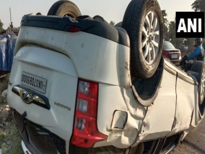 bjp mp tirath singh rawat car accident on delhi haridwar highway | भाजपा खासदाराच्या गाडीला भीषण अपघात bjp mp tirath singh rawat car accident on delhi haridwar highway | भाजपा खासदाराच्या गाडीला भीषण अपघात
