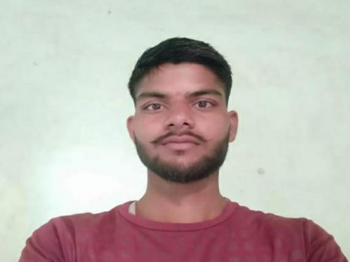 A four-wheeler collides with a two wheeler Youth died on the spot incident in Daund | चारचाकीची दुचाकीला धडक; युवकाचा जागीच मृत्यू, दौंडमधील घटना A four-wheeler collides with a two wheeler Youth died on the spot incident in Daund | चारचाकीची दुचाकीला धडक; युवकाचा जागीच मृत्यू, दौंडमधील घटना