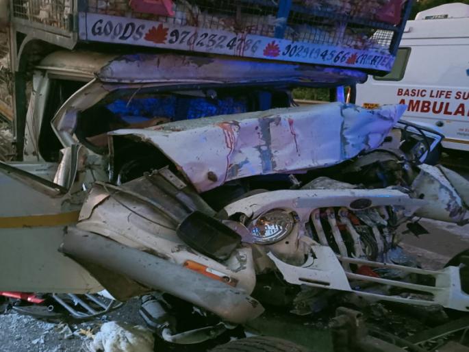 Pune Mumbai Express Wave near Devle Bridge One died and two were seriously injured | Pune Mumbai Expressway: पुणे - मुंबई एक्सप्रेस वेवर देवले ब्रिजजवळ भीषण अपघात; एकाचा मृत्यू तर दोन गंभीर जखमी Pune Mumbai Express Wave near Devle Bridge One died and two were seriously injured | Pune Mumbai Expressway: पुणे - मुंबई एक्सप्रेस वेवर देवले ब्रिजजवळ भीषण अपघात; एकाचा मृत्यू तर दोन गंभीर जखमी