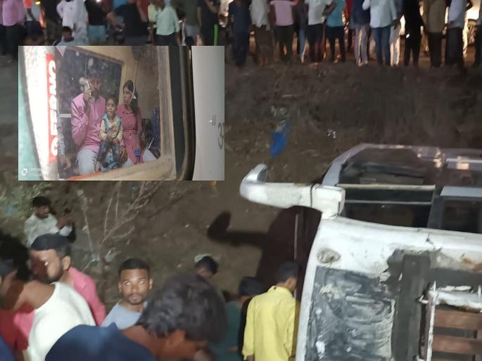 Thane: Luxury overturns due to over take, Paldhi Gawanjak incident, 30 to 35 passengers injured | Thane: ओव्हर टेकच्या नादात लक्झरी उलटली, पाळधी गावानजकची घटना, ३० ते ३५ प्रवाशी जखमी Thane: Luxury overturns due to over take, Paldhi Gawanjak incident, 30 to 35 passengers injured | Thane: ओव्हर टेकच्या नादात लक्झरी उलटली, पाळधी गावानजकची घटना, ३० ते ३५ प्रवाशी जखमी