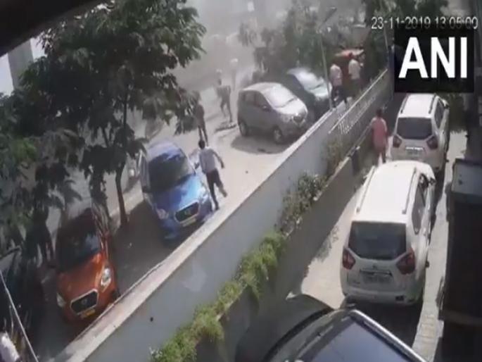 Video car falls from flyover after driver lost control in hyderabad | अन् कार फ्लायओव्हरवरुन खाली कोसळली; अंगावर काटा आणणारा अपघाताचा व्हिडीओ Video car falls from flyover after driver lost control in hyderabad | अन् कार फ्लायओव्हरवरुन खाली कोसळली; अंगावर काटा आणणारा अपघाताचा व्हिडीओ