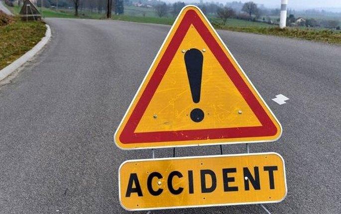 Husband killed, wife injured in accident | अस्तगाव शिवारात अपघातात पती ठार, पत्नी जखमी Husband killed, wife injured in accident | अस्तगाव शिवारात अपघातात पती ठार, पत्नी जखमी