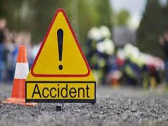 Motorbike driver death in the Tempo accident | मुंबई- पुणे महामार्गावर टेम्पोच्या धडकेत मोटारसायकलस्वाराचा मृत्यू Motorbike driver death in the Tempo accident | मुंबई- पुणे महामार्गावर टेम्पोच्या धडकेत मोटारसायकलस्वाराचा मृत्यू