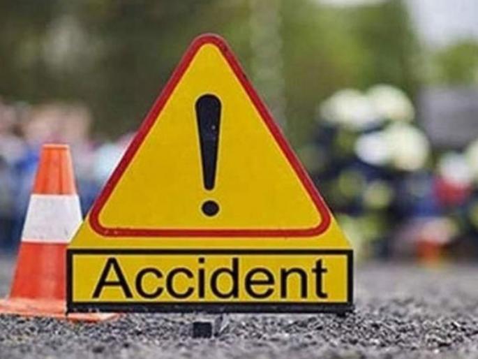 Put kaala on the daughter-in-law and brother-in-law passing by on a two-wheeler; The trailer wheel went over the head | दुचाकीवरून जाणाऱ्या दाजी अन् मेव्हण्यावर काळाचा घाला; ट्रेलरचे चाक डोक्यावरून गेले Put kaala on the daughter-in-law and brother-in-law passing by on a two-wheeler; The trailer wheel went over the head | दुचाकीवरून जाणाऱ्या दाजी अन् मेव्हण्यावर काळाचा घाला; ट्रेलरचे चाक डोक्यावरून गेले