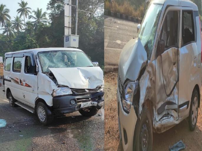Two cars collided head-on at a road crossing at Banda-Satmatwadi, causing major damage to both the cars | बांदा-सटमटवाडी येथे रस्ता क्रॉसिंग दरम्यान दोन कारमध्ये जोरदार धडक, दोन्ही कारचे मोठे नुकसान Two cars collided head-on at a road crossing at Banda-Satmatwadi, causing major damage to both the cars | बांदा-सटमटवाडी येथे रस्ता क्रॉसिंग दरम्यान दोन कारमध्ये जोरदार धडक, दोन्ही कारचे मोठे नुकसान