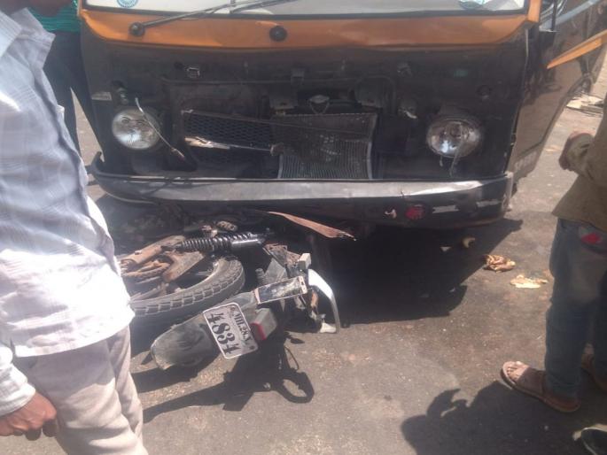 one killed in road accident | वाहनाच्या धडकेत दुचाकीस्वार युवक ठार one killed in road accident | वाहनाच्या धडकेत दुचाकीस्वार युवक ठार