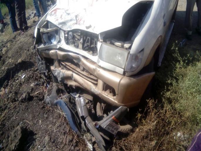 Ahmednagar: Three people die on the spot in Kedgaon accident | अहमदनगर : केडगावमधील अपघातात तीन जणांचा जागीच मृत्यू