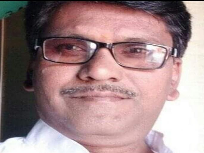 Two-wheeler rider died on the spot in an unidentified vehicle collision | अज्ञात वाहनाच्या धडकेत दुचाकीस्वाराचा जागीच मृत्यू Two-wheeler rider died on the spot in an unidentified vehicle collision | अज्ञात वाहनाच्या धडकेत दुचाकीस्वाराचा जागीच मृत्यू