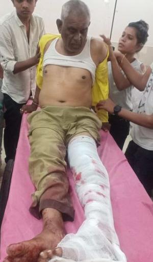 Private bus strike NMC employee in Nagpur | नागपुरात खासगी बसची सफाई कर्मचाऱ्याला धडक Private bus strike NMC employee in Nagpur | नागपुरात खासगी बसची सफाई कर्मचाऱ्याला धडक