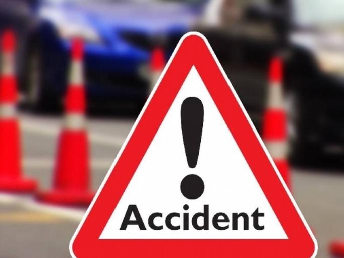 Major accident as bus hits flyover pillar, 13 passengers injured | उड्डाणपुलाच्या पिलरवर बस आदळून मोठा अपघात, १३ प्रवासी जखमी Major accident as bus hits flyover pillar, 13 passengers injured | उड्डाणपुलाच्या पिलरवर बस आदळून मोठा अपघात, १३ प्रवासी जखमी