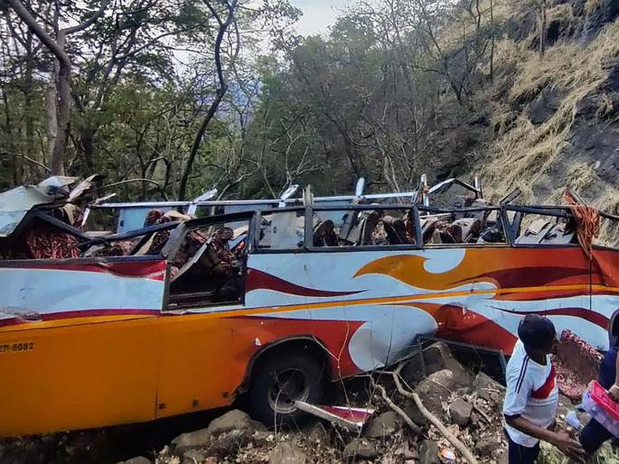 MUMBAI: Mother and grandmother lost heart, relatives of bus accident victims mourn | Mumbai: मामा आणि आजीच्या काळजाचा ठोका चुकला, बस दुर्घटनेतील मृतांच्या नातेवाइकांवर दु:खाचा डोंगर MUMBAI: Mother and grandmother lost heart, relatives of bus accident victims mourn | Mumbai: मामा आणि आजीच्या काळजाचा ठोका चुकला, बस दुर्घटनेतील मृतांच्या नातेवाइकांवर दु:खाचा डोंगर