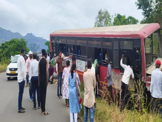 pune news two separate bus accidents at Malshej Ghat; Eight injured; Major loss of life averted | माळशेज घाटात दोन वेगवेगळे बस अपघात; आठ जखमी; मोठी जीवितहानी टळली pune news two separate bus accidents at Malshej Ghat; Eight injured; Major loss of life averted | माळशेज घाटात दोन वेगवेगळे बस अपघात; आठ जखमी; मोठी जीवितहानी टळली