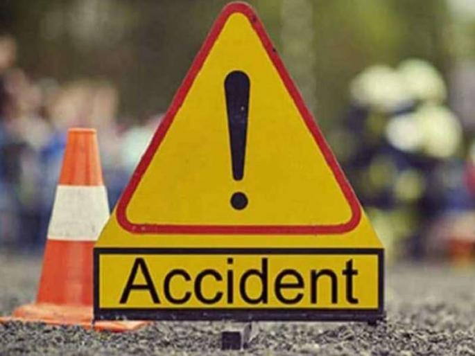 Schoolgirl accident to school bus | बहिणीला सोडून परतणाऱ्या विद्यार्थिनीला स्कूल बसने उडविले